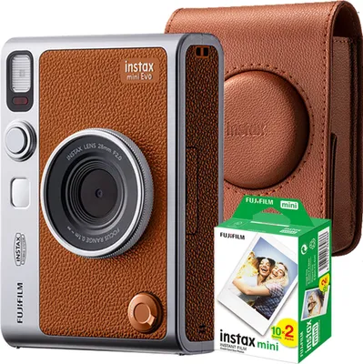 Produktbild von Fujifilm Instax mini Evo Kamera, braun, mit Tasche und 2x10 Film.