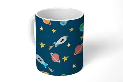 Produktbild von KitchenYeah® Tasse Kaffeetasse Kaffeebecher 350 ml Muster - Erde - Weltraum - Rakete - Jungen - Kinder - Kinder Teetasse - Fototasse - Becher - Keramikbecher - Teebecher - Kaffeetasse - Bürotasse