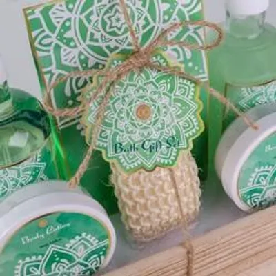 Produktbild von Geschenkset Badeset Pflegeset Wellness Aloe Vera 6-teiliges Pflegeset in Holzbox