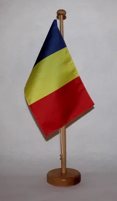 Produktbild von Tischflagge Mali 25x15 cm mit Holzständer