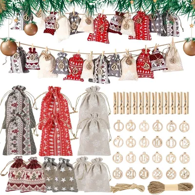 Image de Calendrier de l'Avent à remplir pour 2025, comprenant 24 petits sacs en tissu avec des accessoires, de couleurs variées