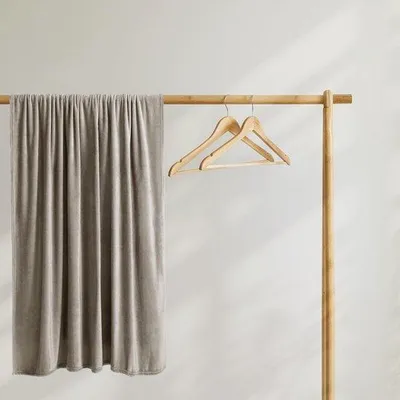 Immagine prodotto di Unyqoos® Coperta in pile di microfibra, 150 x 200 cm, colore cappuccino, versatile per divano e letto, lavabile a 40°C