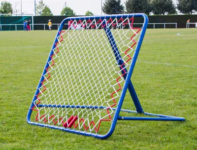 Produktbild von Rebounder Fußball/Tchoukball Rückprallwand - 100cm x 100cm - Fussball Trainingszubehör - 5 Verschiedene Winkel möglich