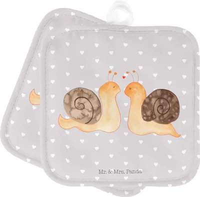 Produktbild von Mr. & Mrs. Panda Topfuntersetzer Schnecken Liebe - Grau Pastell - Geschenk, 2er Set Topflappen, Ofenlappen, Verliebt, Paar, glücklich, Pärchen, topfhalter, Zufrieden