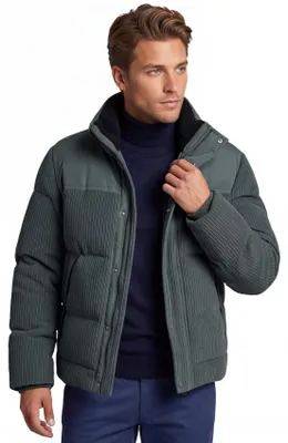 Produktbild von BOSS Orange Grüne kurze Steppjacke normale Passform mit Reißverschluss und Knöpfen, ohne Kapuze