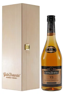 Produktbild von Chevalier Royal Weinbrand VS mit Geschenk-Holzkiste