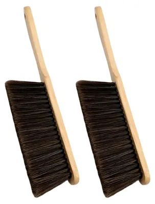 Produktbild von Handbesen mit langem Holzstiel – Reinigungsbürste und Staubwedel für verschiedene Oberflächen