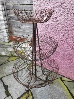 Immagine prodotto di Etagere con 3 cesti, laccato marrone scuro