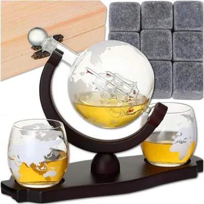Produktbild von Whisky Set Globus Karaffe 850 ml mit 2 Gläsern Kühlsteinen Holzständer Geschenkset