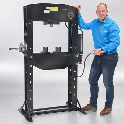 Produktbild von Werkstattpresse 50 t mit Handwinde + 8-teiliges Stempelset