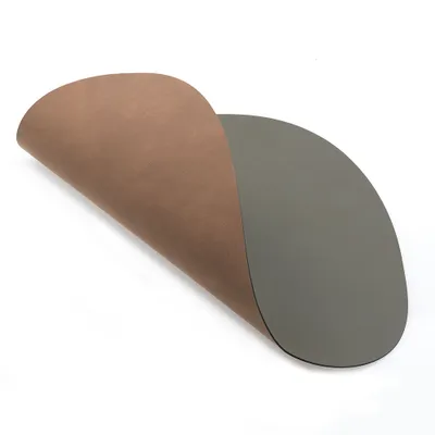 Produktbild von LIND DNA NUPO Tischset Curve L army green 37 x 44 cm
