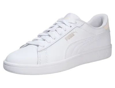 A white Puma Smash 3.0 L shoe for women.