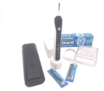Produktbild von Oral B Elektrische Zahnbürste Zahnpflege Smart 4 4500 Schwarz Reinigungskraft