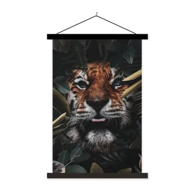Produktbild von MuchoWow® Textilposter Tiger - Nahaufnahme - Pflanzen 40x60 cm mit schwarzem Rahmen - Wanddekorationen