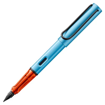 Produktbild von Lamy AL-star denim Füller – Füllhalter mit ergonomischem Griff & polierter Stahlfeder in Strichbreite M – leichtes Aluminiumgehäuse – inkl. Tintenpatrone T 10 blau – Rechtshänder