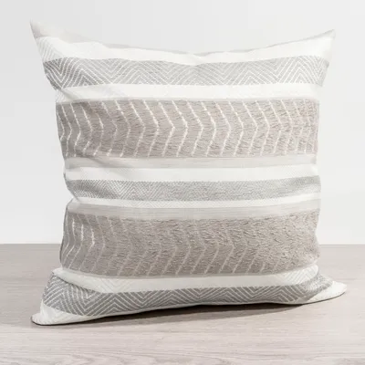 Produktbild von Kissen von Lysel - beige Fafina 48x48, synthetisches Mischgewebe Dekokissen