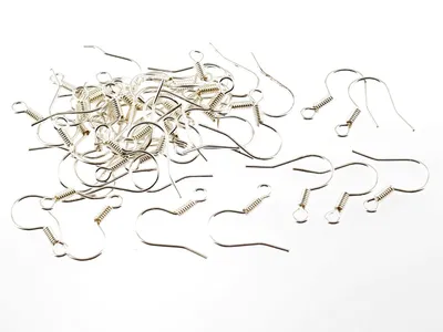 Produktbild von Vintageparts 60 Ohrhaken silberfarben beschichtet, Fischerhaken schlicht, 0,6 mm Draht