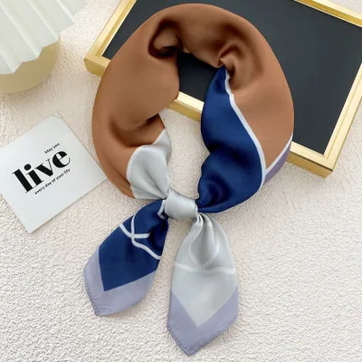 Zdjęcie produktu dla Elegancka jedwabna chusta Lisa Typ25 - Idealna do noszenia KP13173