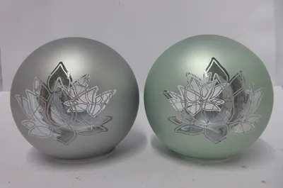 Produktbild von GILDE Dekoobjekt (LED), Kugel, "Lotus", Lotusmotiv, Glas, grau, grün, , 2 Stück wie abgebildet, D. 15 cm 27251