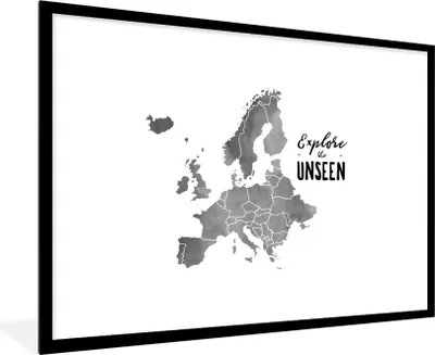 Produktbild von MuchoWow® Gerahmtes Poster Eurocard in grauer Aquarellfarbe mit dem Zitat "Explore the unseen" - schwarz-weiß 90x60 cm - Poster mit Schwarzem Bilderrahmen Wandposter Rahmen Foto Bilder - Wanddekoration - Fotos
