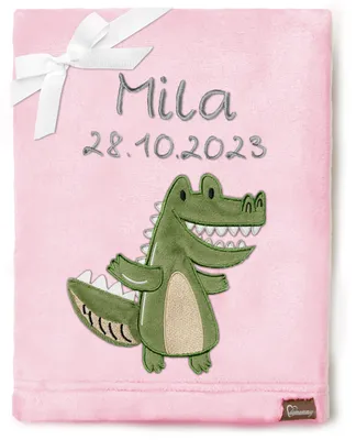 Produktbild von Be Mammy Babydecke mit 3D Applikation bestickt mit Name und Geburtsdatum 76 x 102 cm BE20-280 (Puderrosa – Krokodil, 76 x 102 cm)