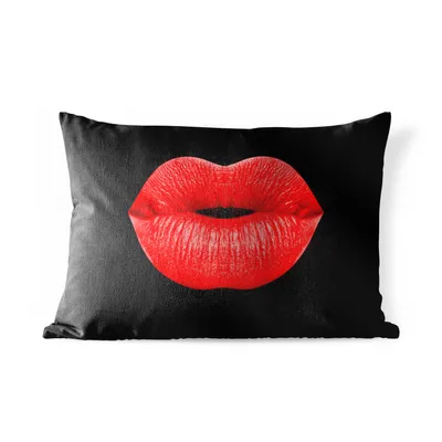 Produktbild von MuchoWow® Outdoor Kissen - Lippen - Rot - Schwarz - 60x40 cm - Wetterfest - Lounge Kissen - Zierkissen - Kissen für Innenräume