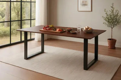 Produktbild von Esszimmertisch Rita | 200 x 100 cm | Akazienholz massiv | Kastanienfarbig | Schweizer Kante | U-Gestell Metall Schwarz | pflegeleichter Esstisch/Holztisch für Esszimmer & Küche