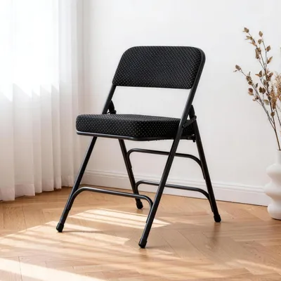 Image de Chaise pliante avec coussin moelleux, de couleur noire
