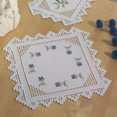 Hardanger Tischläufer Stickpaket Veilchen 39x39 cm Zählmuster