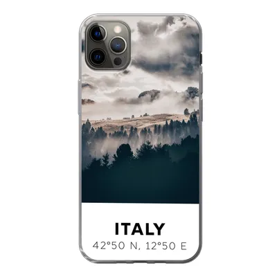 Produktbild von MuchoWow® Handyhülle Schutzhülle Hülle für iPhone 12 Pro Max Italien - Nebel - Wald - Baum Silikon Softcase Handy Hülle - Hartschale