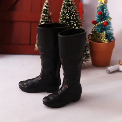 Produktbild von 1 Paar Mini -Stiefel süße dekorative PVC 1:12 Miniatur Regenstiefel Puppenhauszubehör Szene Requisiten