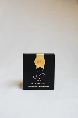 Produktbild von The Humble Bee Limited Edition Damascena Rose and Plum