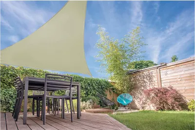 Image de Auvent Voile Triangle Sable Protection Solaire élégante Et Efficace - Ambiance