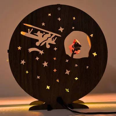 Produktbild von LED-Dekoration „Kleiner Prinz mit Flugzeug“ | Wenge-Walnuss 40 cm Mechanische Steuerung