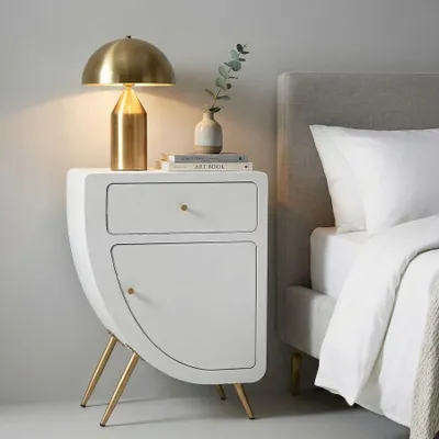Obrázok produktu pre Nočný stolík z bieleho dreva 60x32x79 cm