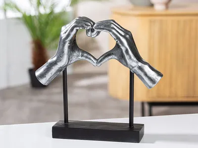 Productafbeelding van Gilde sculptuur, hart, liefde, handmotief, kunsthars, zilverkleurig, set van 2.Hoogte: 26,50 cmBreedte: 28,50 cmDiepte: 8,50 cmArtikelnummer: 52963