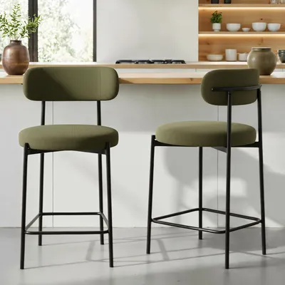 Produktbild von Set aus 2 Barhockern, 65 cm hoch, bezogen mit khakifarbenem Cord und mit schwarzen Metallbeinen, IRIS