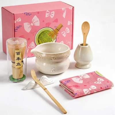Produktbild von Matcha Set 8-teilig mit Keramikschale, Bambusbesen (Chasen) mit 100+ Borsten, Halter, Löffel, Sieb & Tuch (Weiß Farbverlauf)