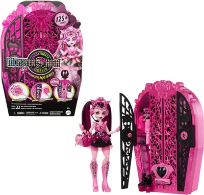 A Monster High doll and its packaging are displayed.