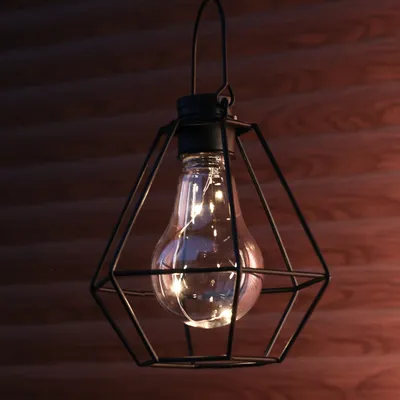 Produktbild von LED Solar Hängeleuchte eckig - Laterne - 3 warmweiße LED - H: 14,5cm - Dämmerungssensor - schwarz