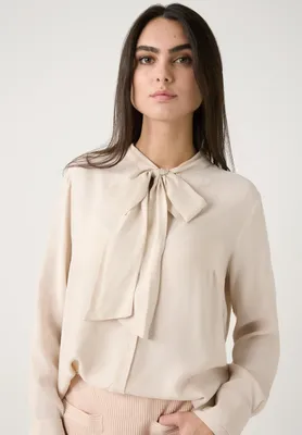 Produktbild von MORE & MORE Feminine Viscose Blouse 38