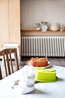 Image de Lilliputiens Moule à gâteaux Anatole Crocodile Moule à pâtisserie en silicone coloré