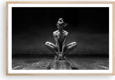 Produktbild von Gerahmtes Poster - Rahmen in heller Eiche - Tänzerin Frau Ballerina - 91,5x61 cm - Wand Bild - Wanddeko - Wandbilder - Kunstposter - Wandposter - Bilderrahmen - Bilder - Kunstdruck - P2NAA91x61-4925