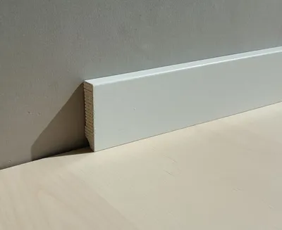 Produktbild von Sockelleiste Massivholz 16 x 60 x 2500 mm Weiß zum Kleben, Schrauben & Nageln Massivholz Fußleiste by PROVISTON 12.5 Meter | 5 Stück