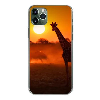 Produktbild von MuchoWow® Handyhülle Schutzhülle Hülle für iPhone 11 Pro Max Giraffe - Sonne - Savanne Silikon Softcase Handy Hülle - Schutz