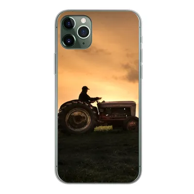 Produktbild von MuchoWow® Handyhülle Schutzhülle Hülle für iPhone 11 Pro Max Traktor - Landwirt - Nebel Silikon Softcase Handy Hülle - Schutz