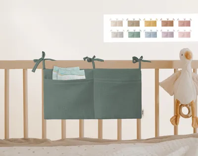 Produktbild von Babybett Organizer Tasche Aufbewahrung aus Musselin Farbe Forest