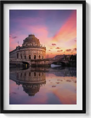 Produktbild von Stadtansicht am Abend– Wandbild mit Rahmen – Gerahmtes Bild  – Wanddekoration – 60x80 cm –  Schwarz Rahmen