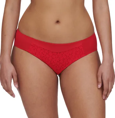 Image de Chantelle Easy Feel Norah Rio : culotte avec empiècement en dentelle florale sur le devant, offrant un confort optimal et une coupe parfaite