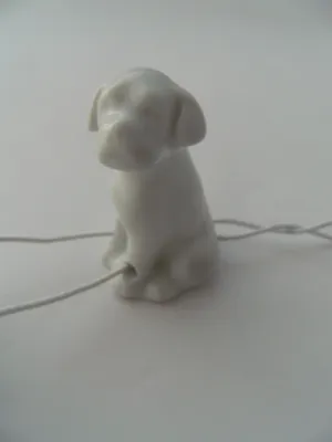 Produktbild von Porzellan Tropfenfänger Hund, Boxer, weiß, für Kaffee- oder Teekannen, Tier Hunde